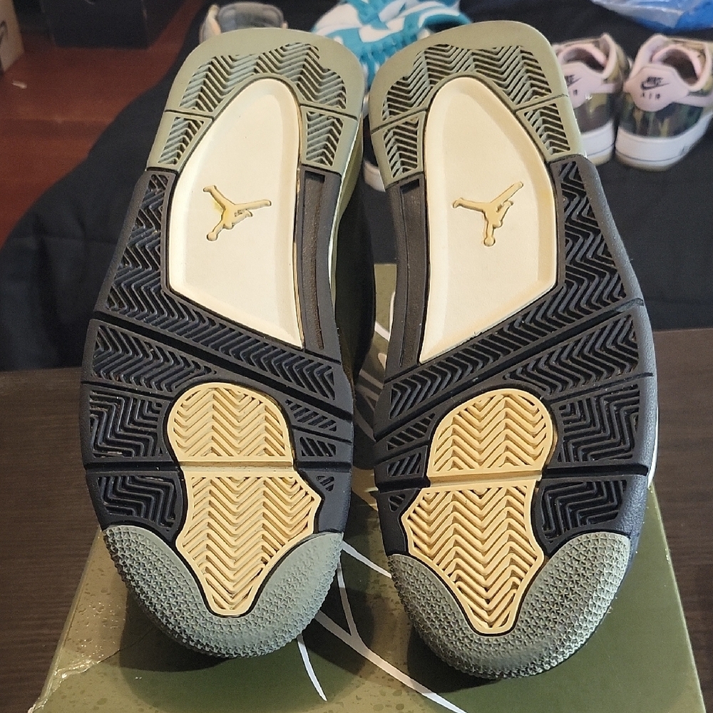 Air Jordan 4 Retro SE Craft 'Olive' (2023) M10.5/W12 EUC W/OG BOX - Picture 9 of 11